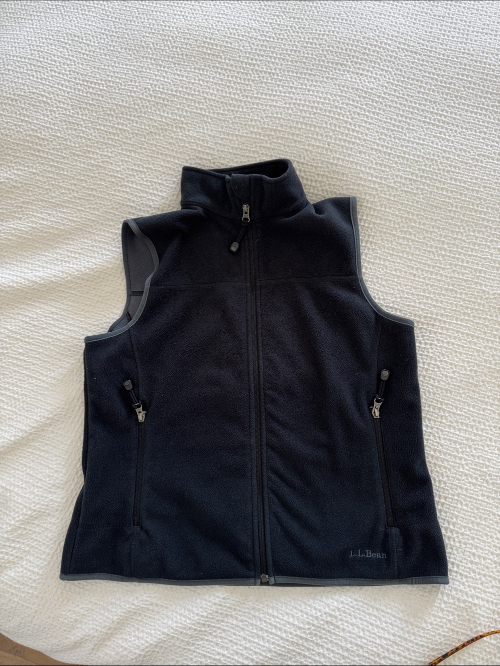 L.L. Bean Dark Navy Blue (almost black) Polartec Fleece Vest with Zip Pockets